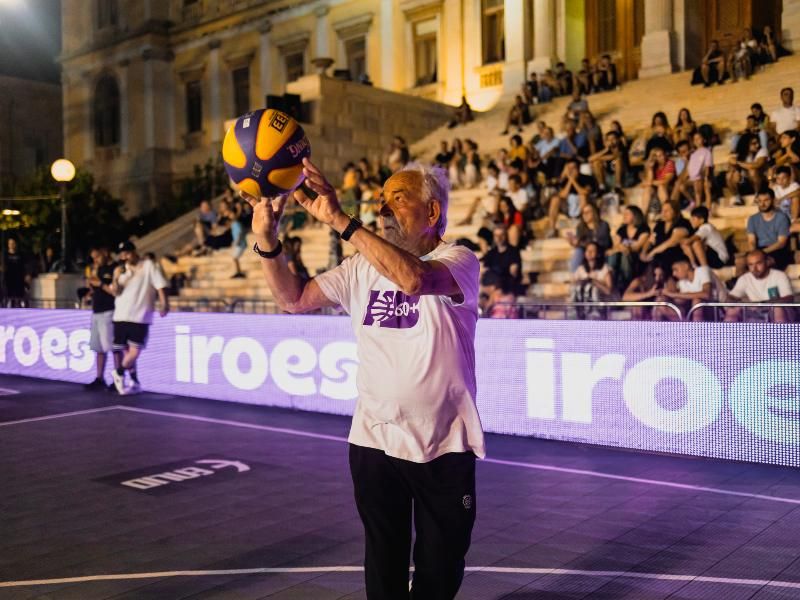 Με μεγάλη συμμετοχή και θερμή ανταπόκριση η πρώτη παρουσίαση του Walking Basketball 60+ στο Stoiximan AegeanBall Festival